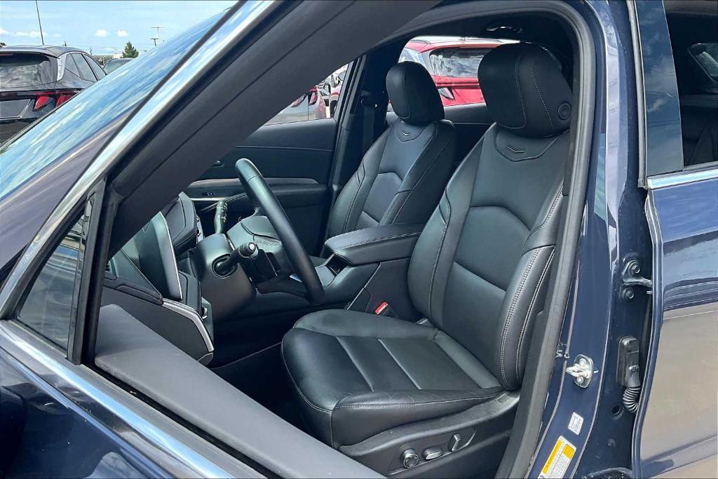 used 2025 Cadillac XT4 car, priced at $33,890