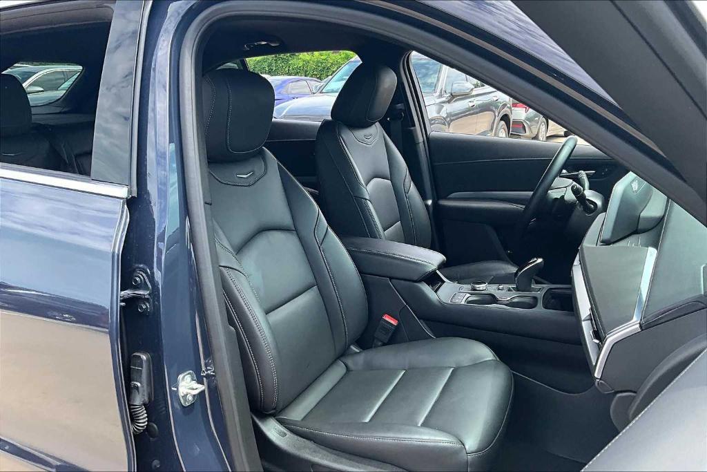 used 2025 Cadillac XT4 car, priced at $33,890
