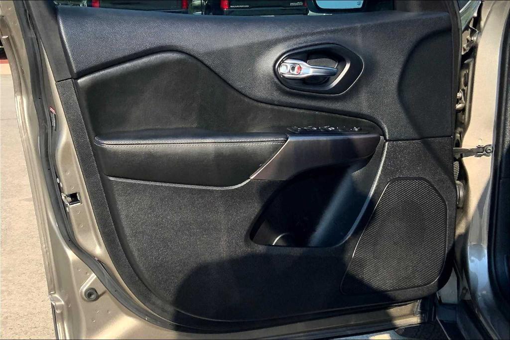 used 2019 Jeep Cherokee car, priced at $16,593