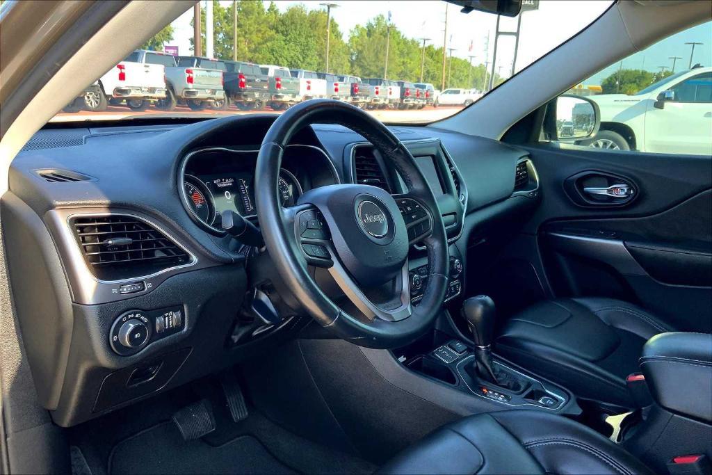 used 2019 Jeep Cherokee car, priced at $16,593