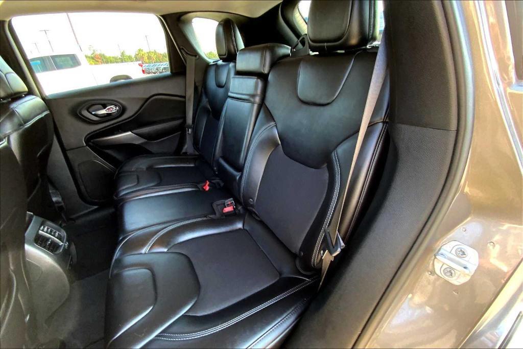 used 2019 Jeep Cherokee car, priced at $16,593