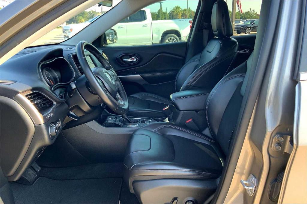 used 2019 Jeep Cherokee car, priced at $16,593
