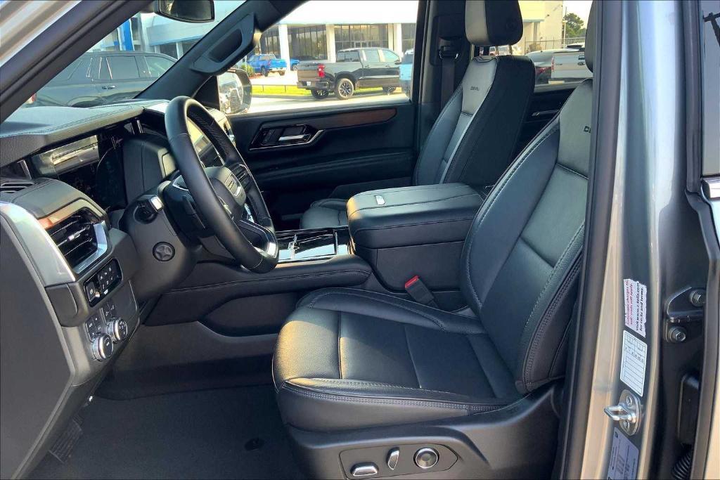 used 2025 GMC Yukon car, priced at $79,998