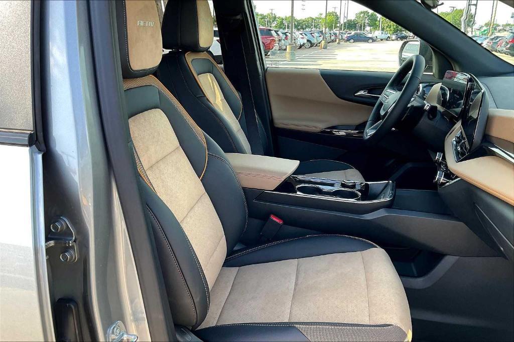 used 2025 Chevrolet Equinox car, priced at $33,658
