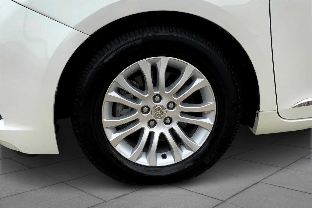 used 2015 Toyota Sienna car, priced at $16,555