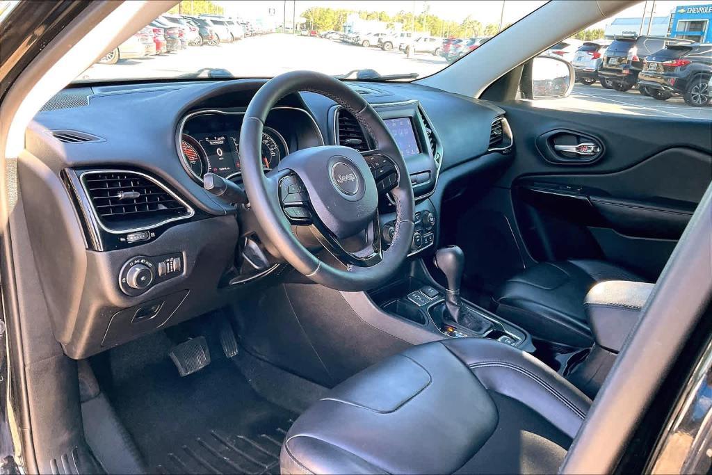 used 2019 Jeep Cherokee car, priced at $12,222