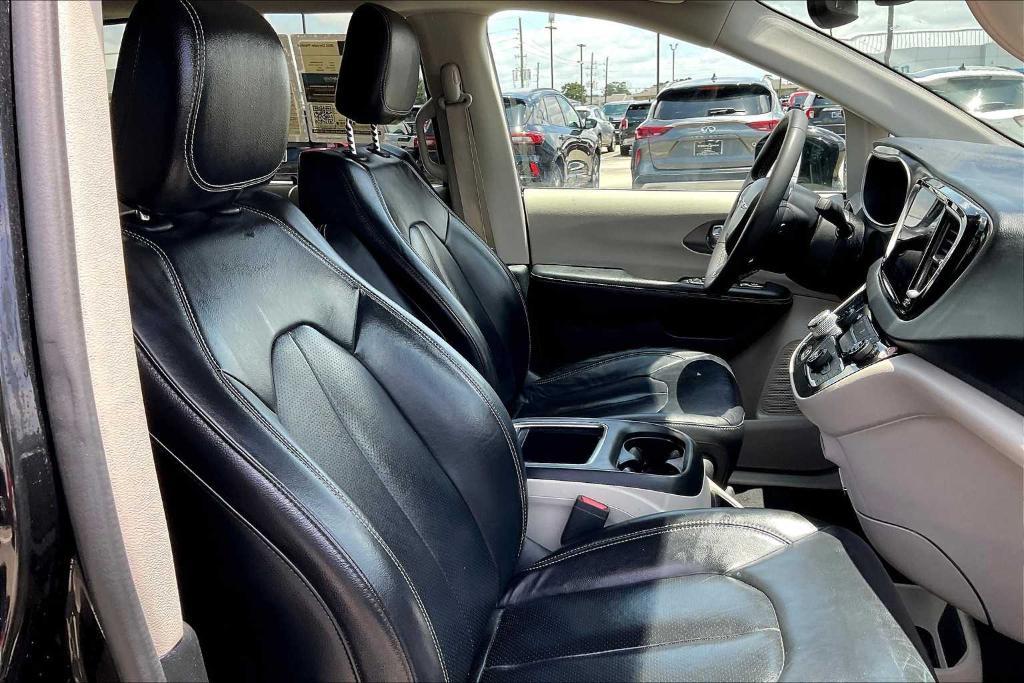 used 2022 Chrysler Pacifica car, priced at $21,030