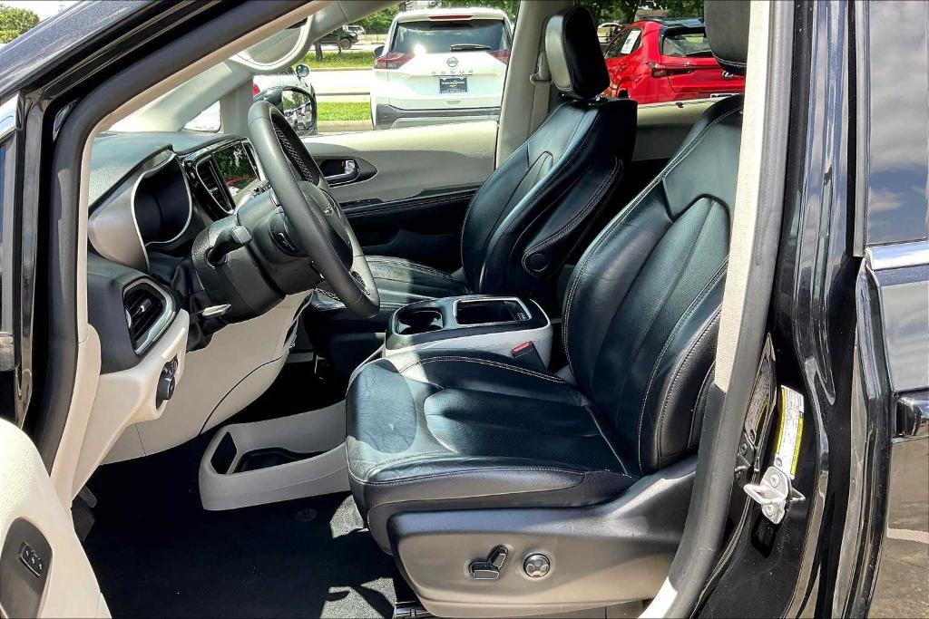 used 2022 Chrysler Pacifica car, priced at $21,030