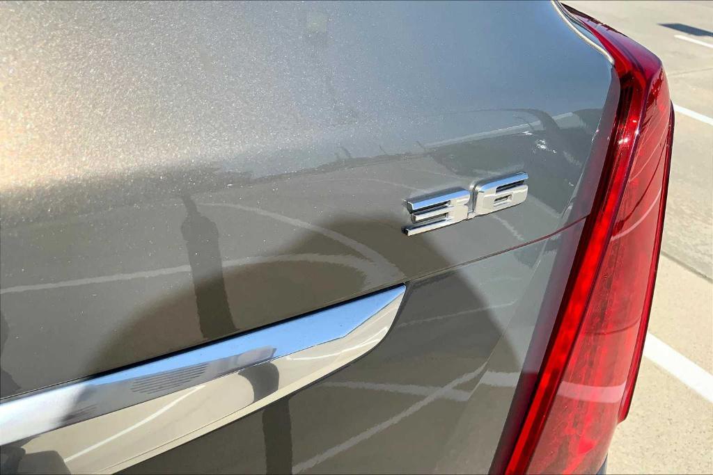 used 2018 Cadillac XT5 car, priced at $16,790