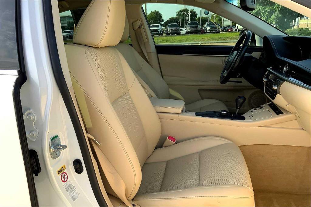 used 2014 Lexus ES 350 car, priced at $15,727