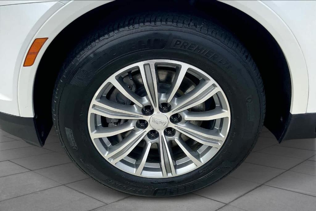 used 2017 Cadillac XT5 car, priced at $14,444