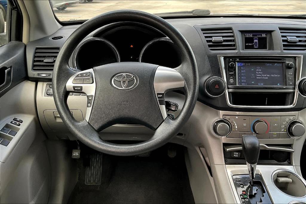 used 2013 Toyota Highlander car, priced at $14,998