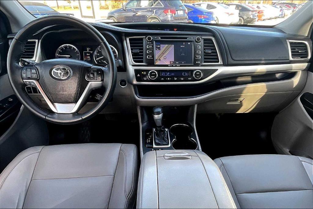 used 2016 Toyota Highlander car, priced at $20,747