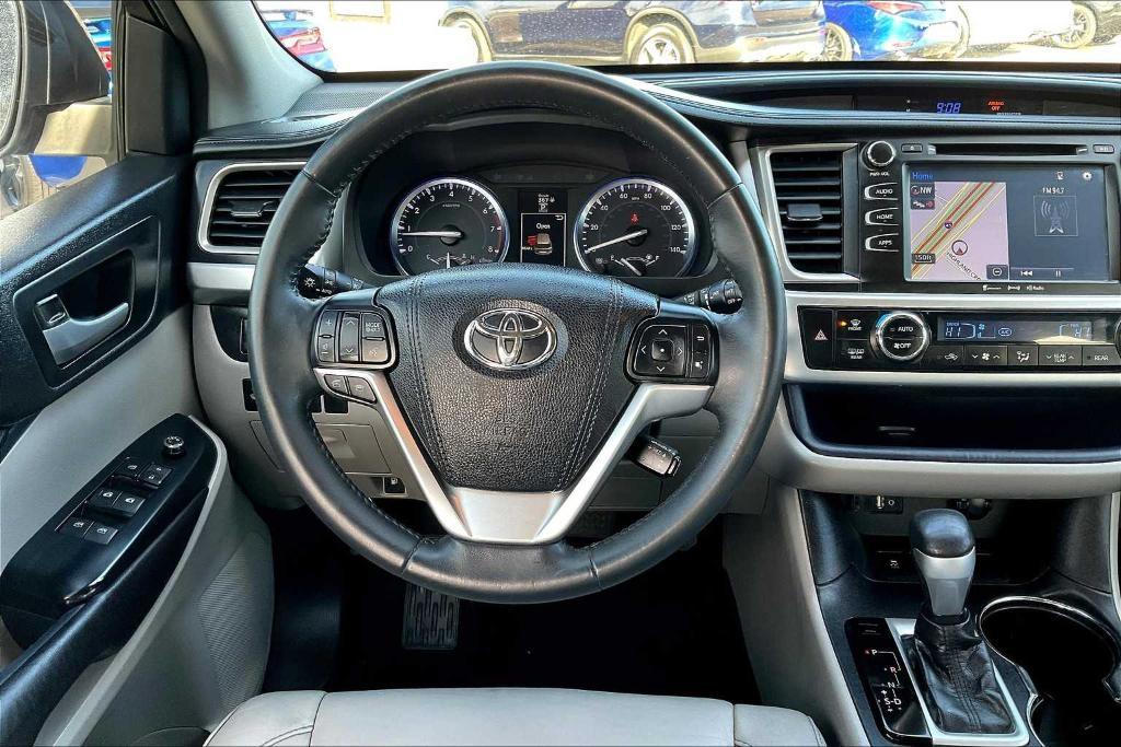 used 2016 Toyota Highlander car, priced at $20,747