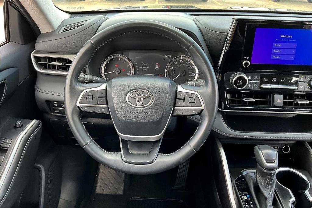 used 2024 Toyota Highlander car, priced at $33,429