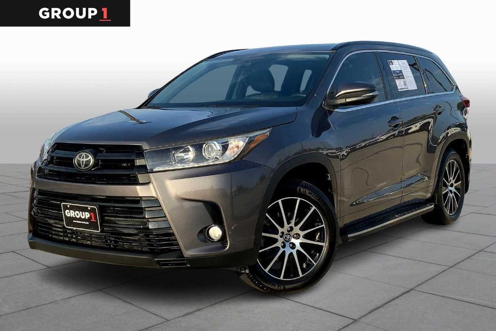 used 2017 Toyota Highlander car, priced at $17,998