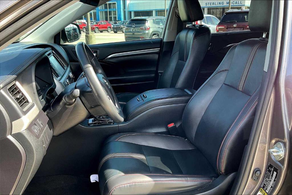 used 2019 Toyota Highlander car, priced at $23,976