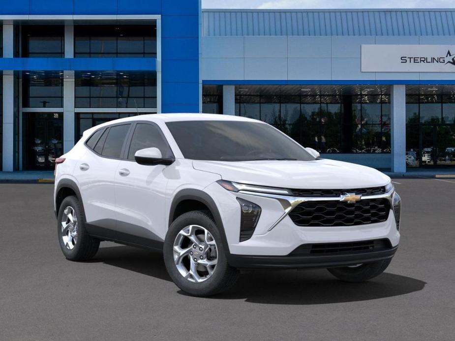 new 2025 Chevrolet Trax car, priced at $23,550