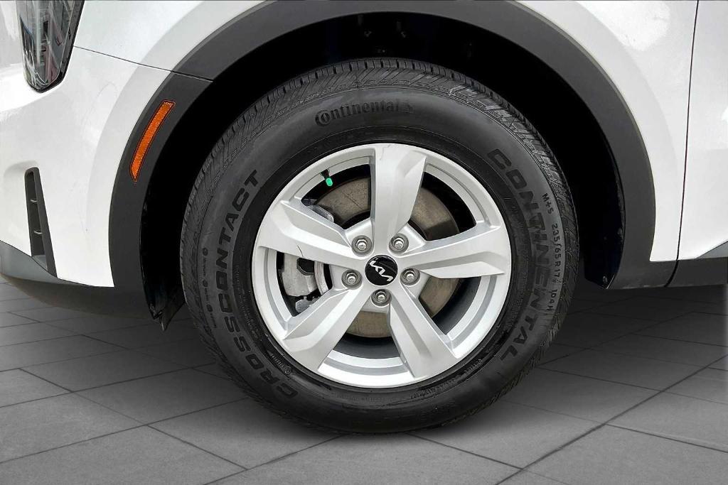 used 2024 Kia Sorento car, priced at $29,585