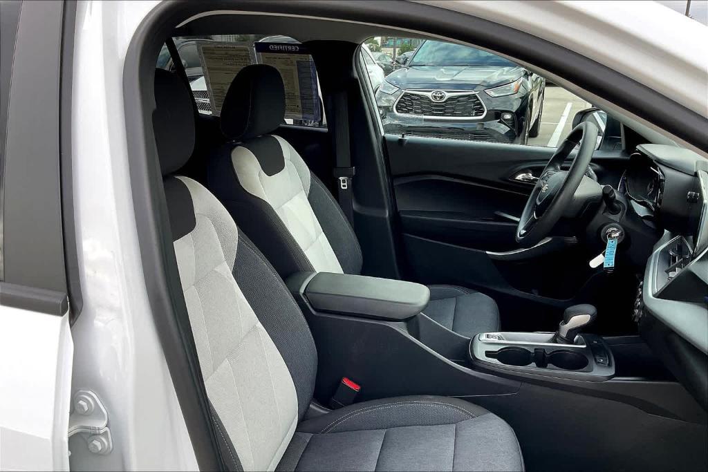 used 2024 Chevrolet Trax car, priced at $22,207