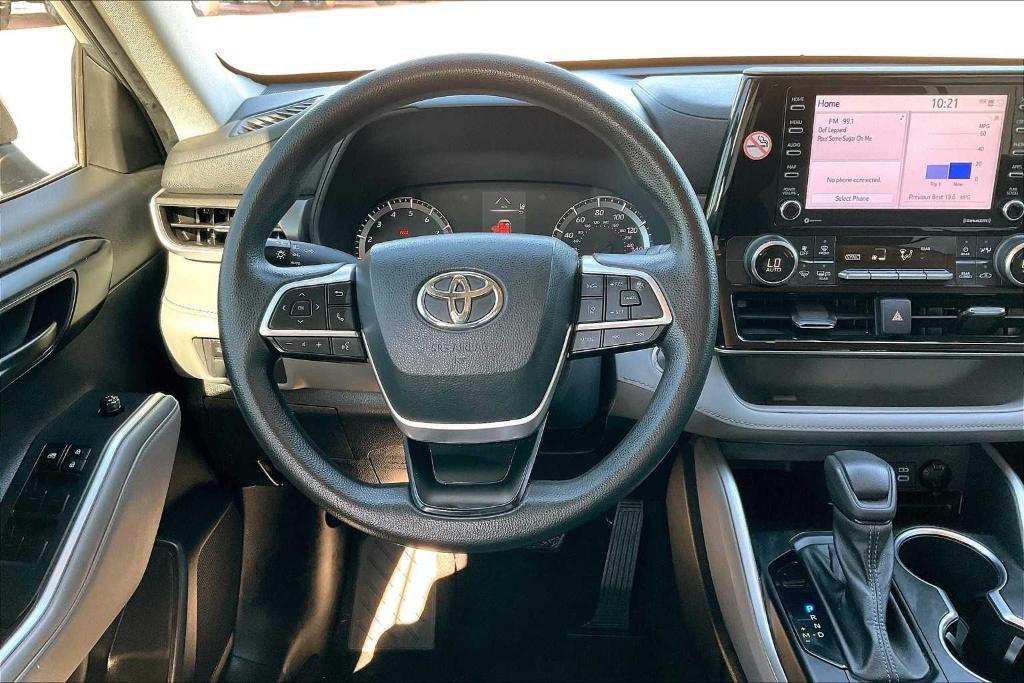 used 2022 Toyota Highlander car, priced at $28,294