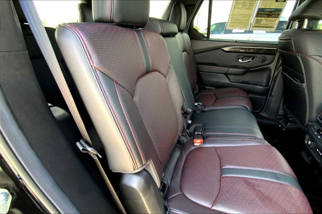 used 2025 Honda Pilot car, priced at $49,209