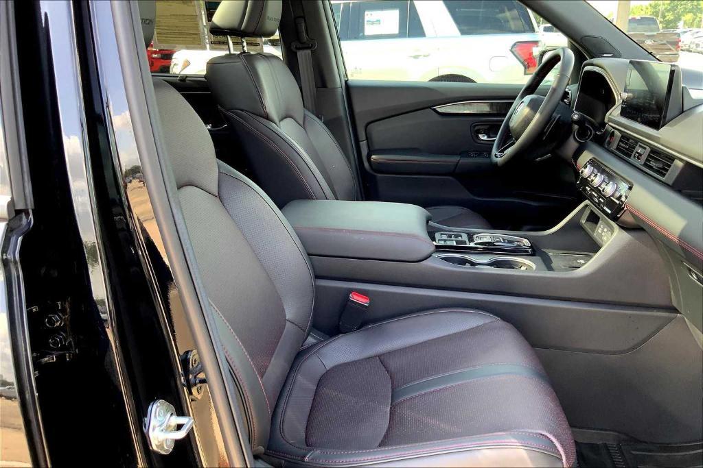 used 2025 Honda Pilot car, priced at $49,209