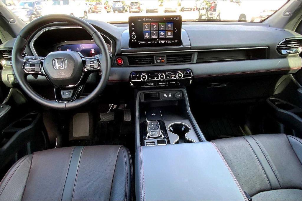 used 2025 Honda Pilot car, priced at $49,209