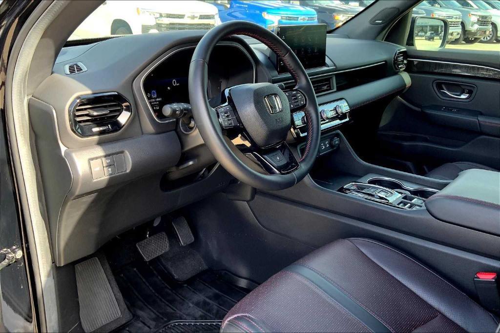 used 2025 Honda Pilot car, priced at $49,209