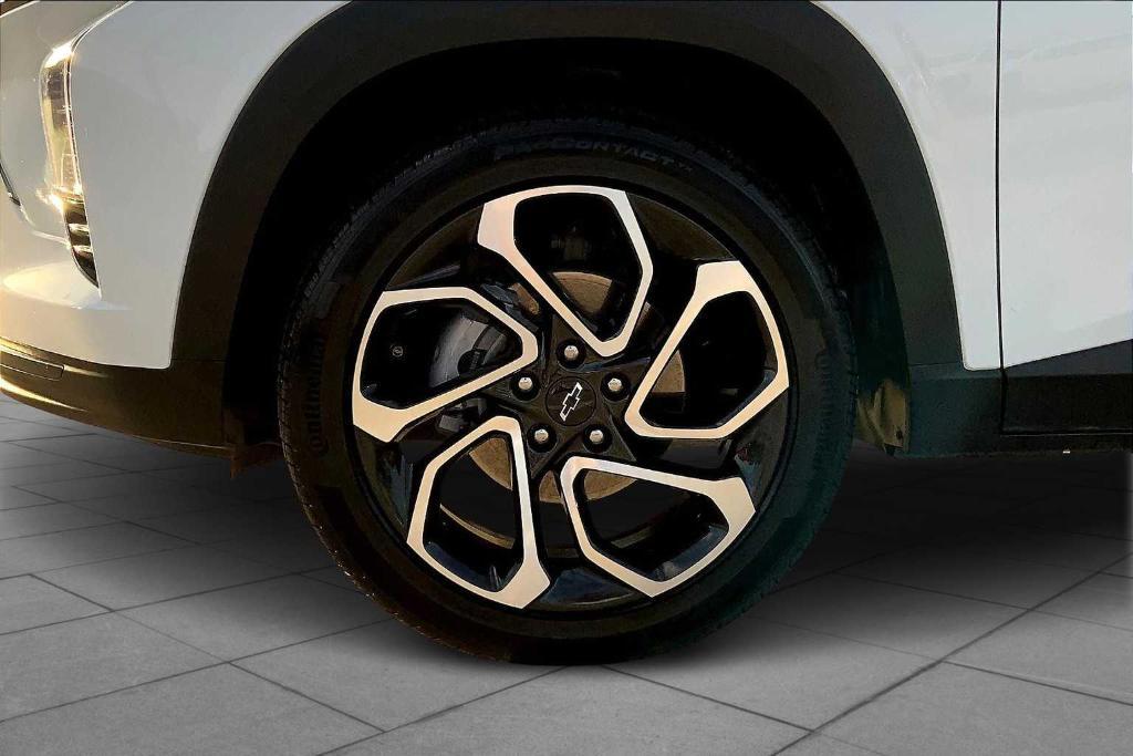 used 2025 Chevrolet Trax car, priced at $23,837
