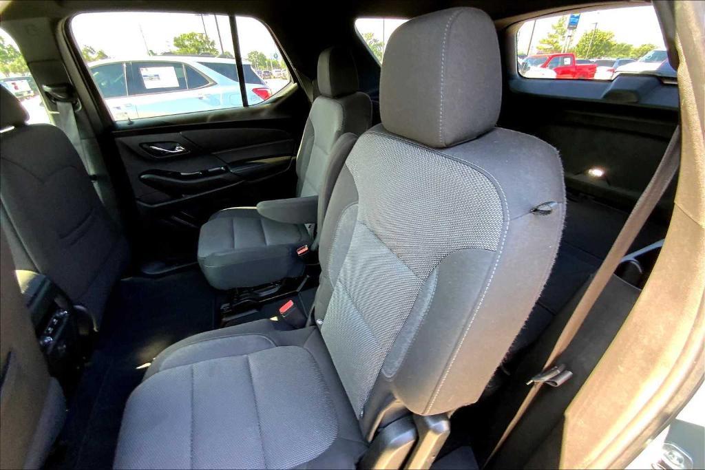 used 2023 Chevrolet Traverse car, priced at $28,902