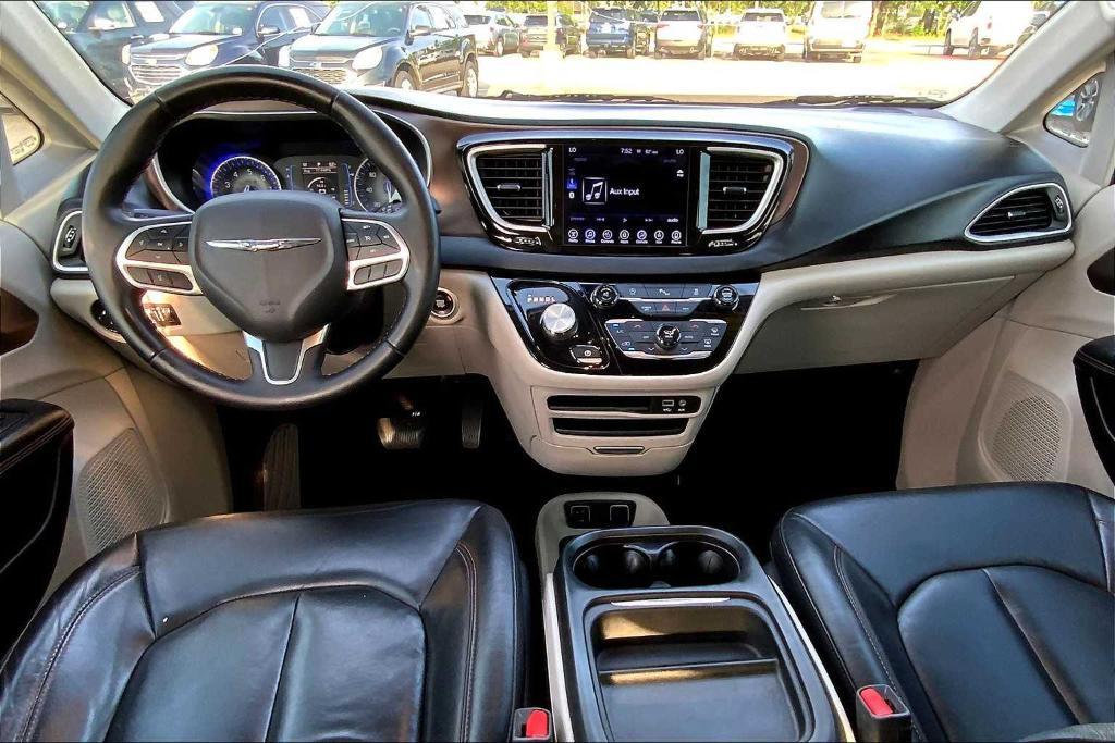 used 2017 Chrysler Pacifica car, priced at $14,555
