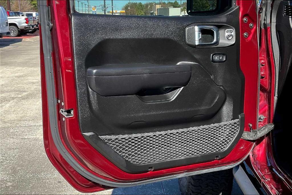 used 2021 Jeep Gladiator car, priced at $33,439