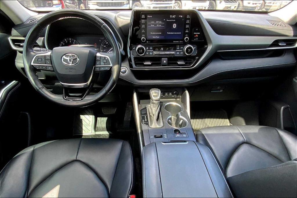 used 2020 Toyota Highlander car, priced at $25,658