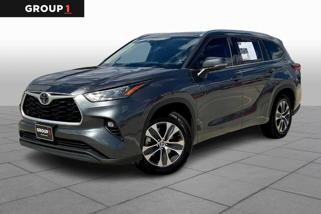 used 2020 Toyota Highlander car, priced at $25,658