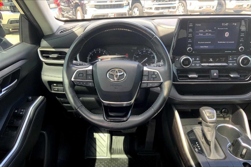 used 2020 Toyota Highlander car, priced at $25,658