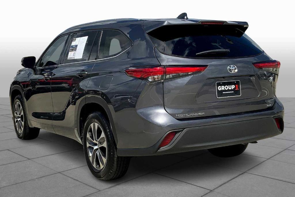 used 2020 Toyota Highlander car, priced at $25,658