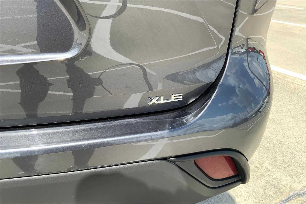 used 2020 Toyota Highlander car, priced at $25,658