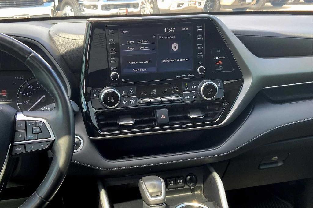used 2020 Toyota Highlander car, priced at $25,658
