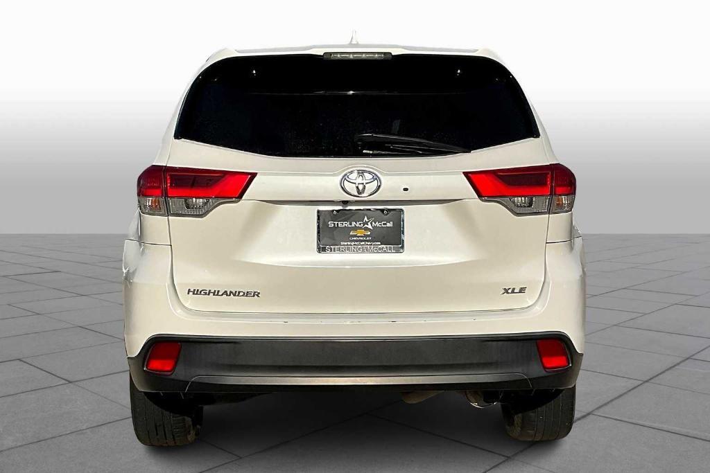 used 2018 Toyota Highlander car, priced at $21,602