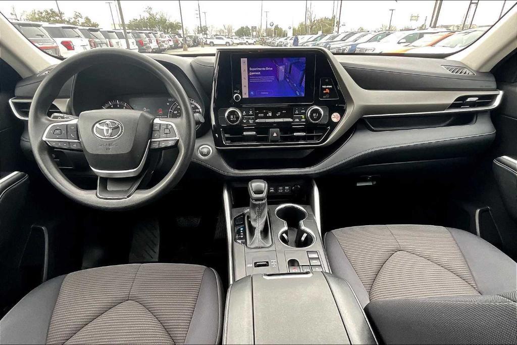 used 2023 Toyota Highlander car, priced at $33,023