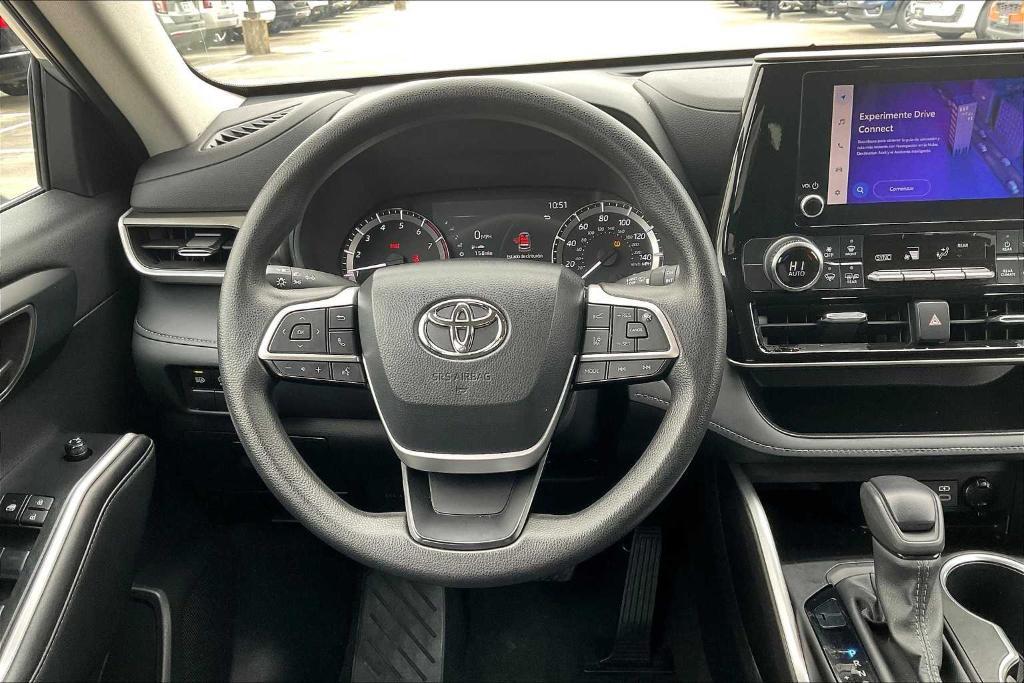 used 2023 Toyota Highlander car, priced at $33,023