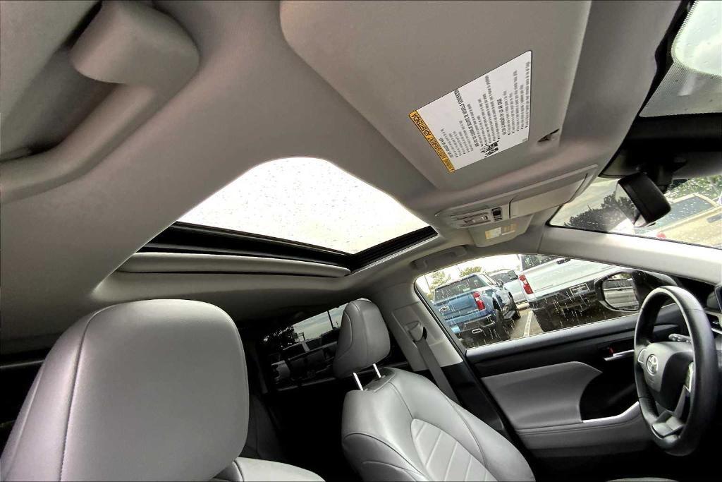 used 2022 Toyota Highlander car, priced at $32,688