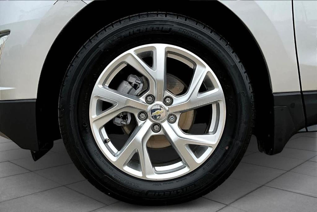 used 2021 Chevrolet Equinox car, priced at $24,340