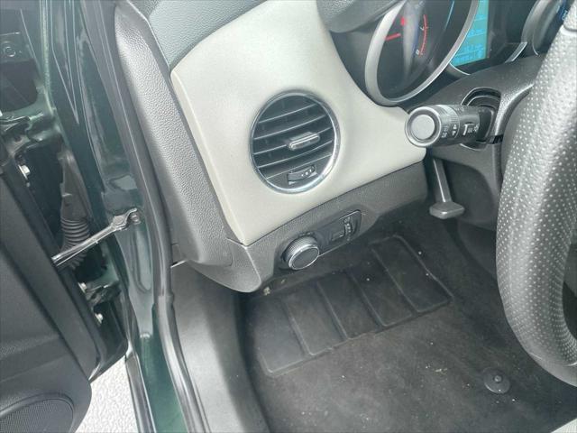 used 2014 Chevrolet Cruze car, priced at $6,800