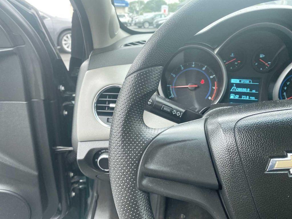 used 2014 Chevrolet Cruze car, priced at $5,800