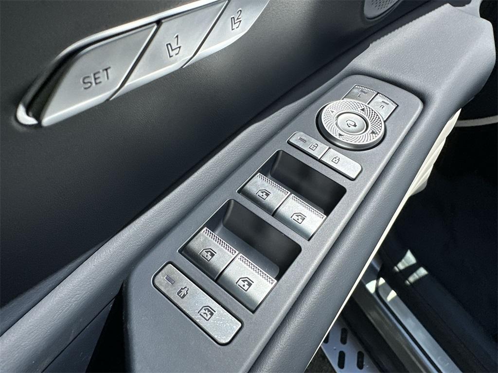 new 2025 Genesis GV80 car, priced at $82,595