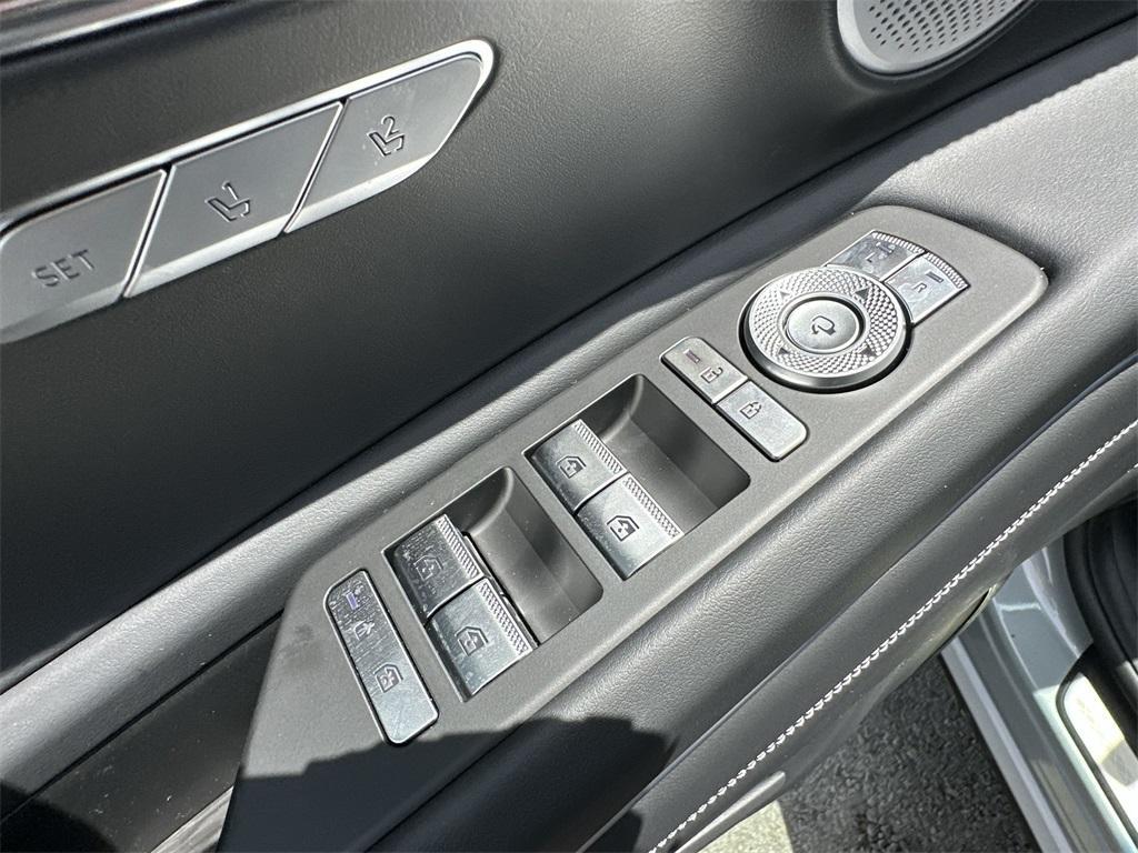 new 2025 Genesis GV80 Coupe car, priced at $87,850