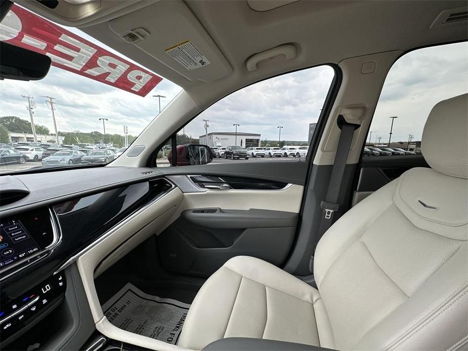 used 2024 Cadillac XT6 car, priced at $52,126