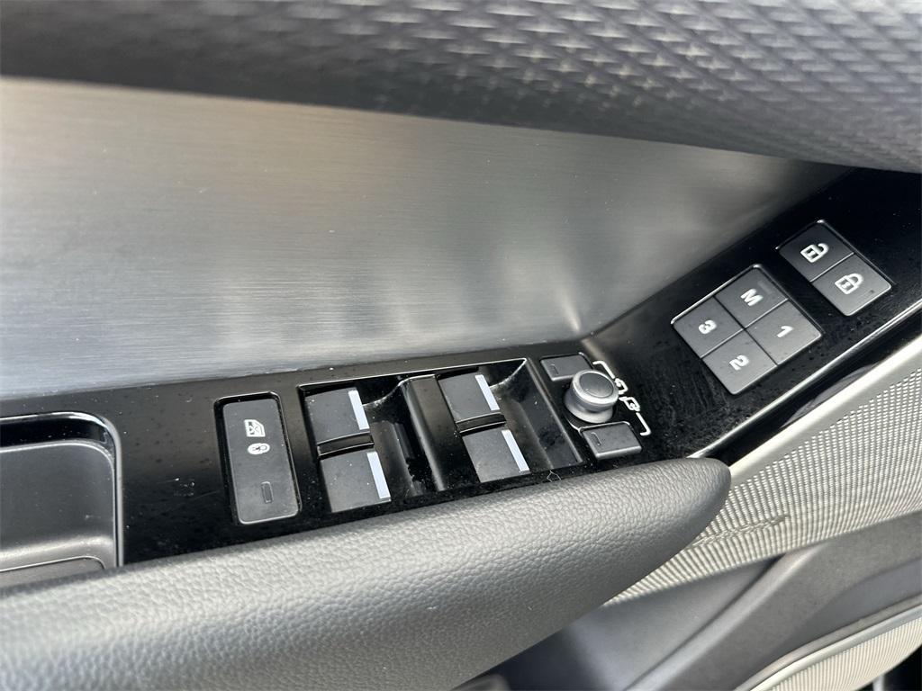 used 2021 Land Rover Range Rover Velar car, priced at $37,688